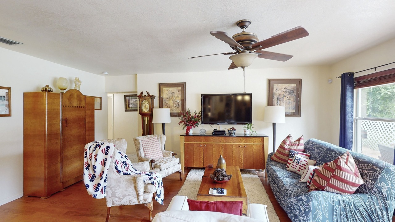 Photo of Livingroom in Umatilla