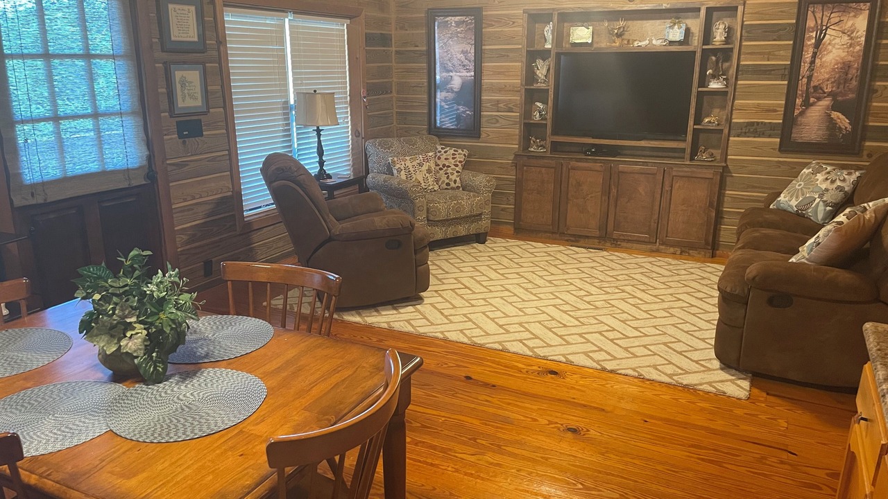 Photo of Livingroom in Aliceville