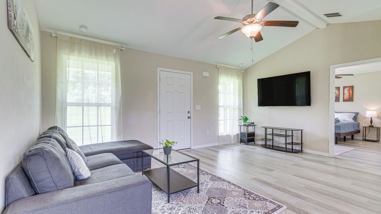 Photo of Livingroom in Milton