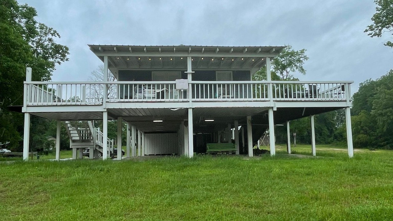 Photo of Outdoor in Petal