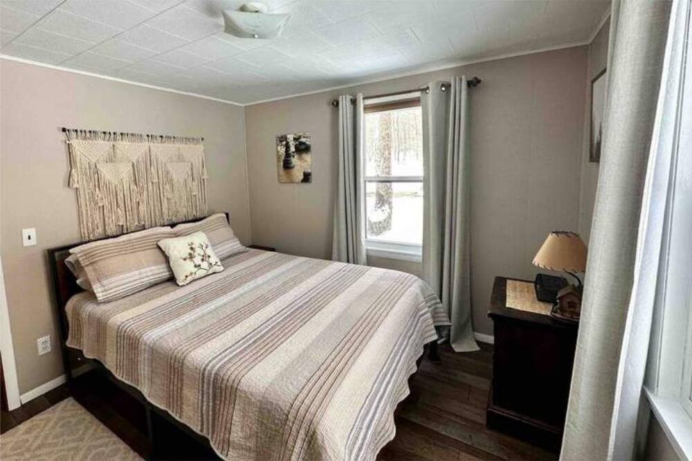 Photo of Bedroom in Irons