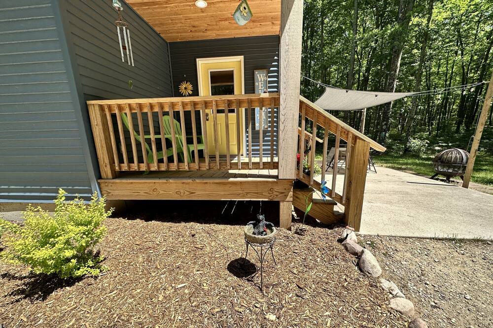 Photo of Outdoor in Irons