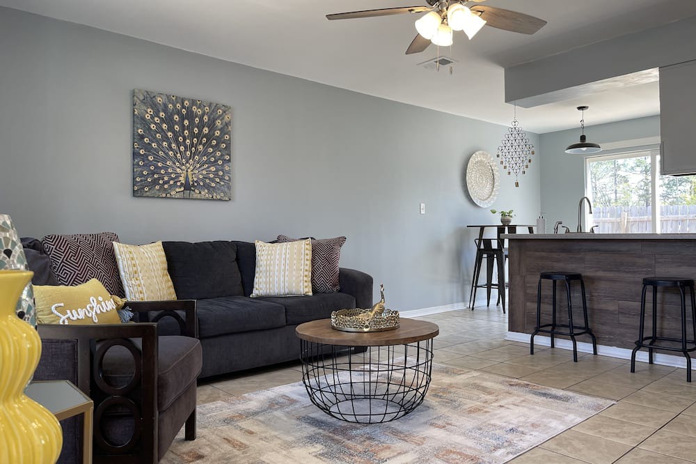 Photo of Livingroom in Wright
