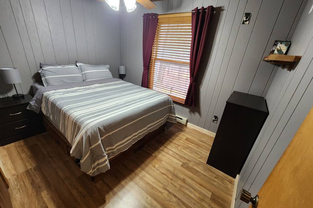 Photo of Bedroom in Lake