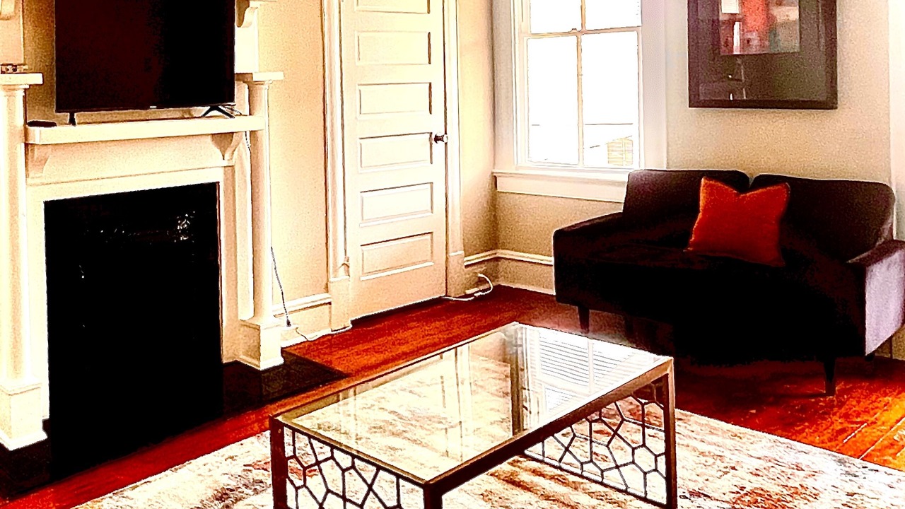 Photo of Livingroom in Downtown