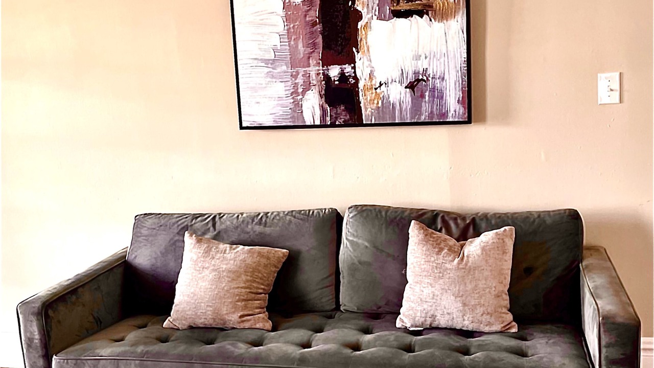 Photo of Livingroom in Downtown