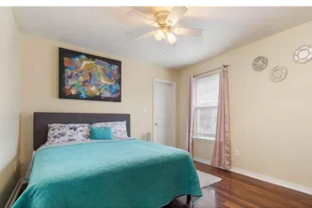 Photo of Bedroom in Mobile