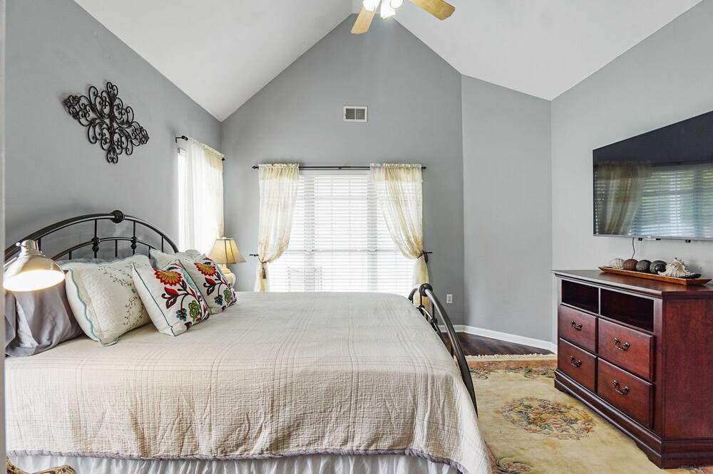 Photo of Bedroom in Pelham