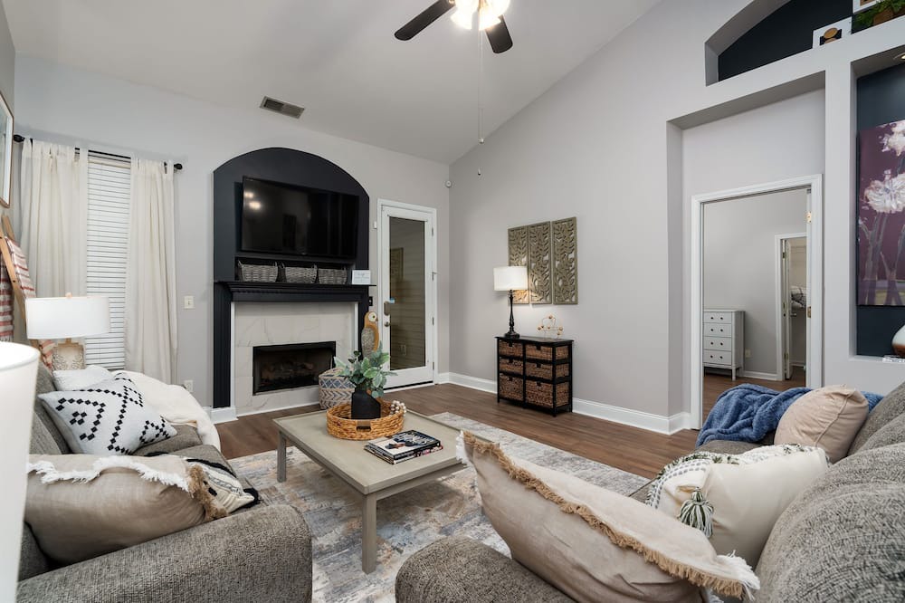 Photo of Livingroom in Alabaster