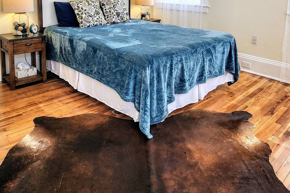 Photo of Bedroom in Montgomery