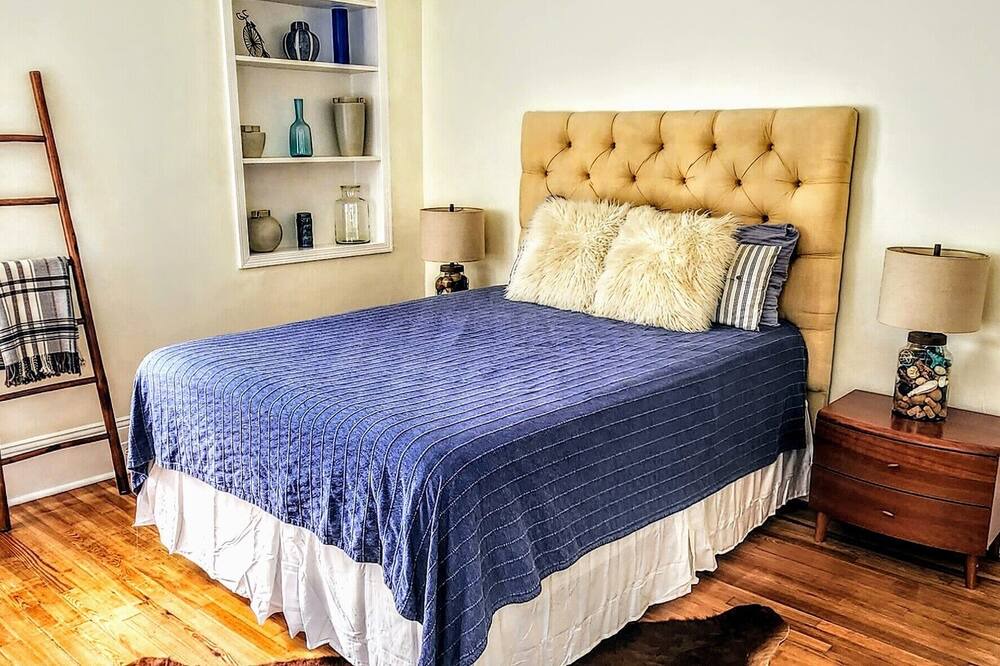 Photo of Bedroom in Montgomery