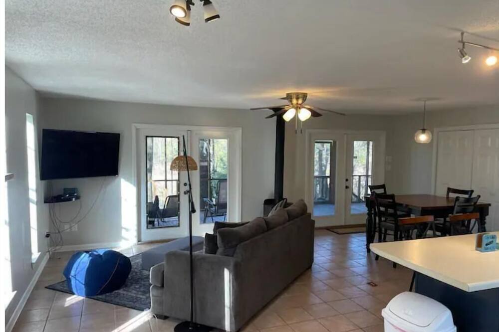 Photo of Bedroom in Neely