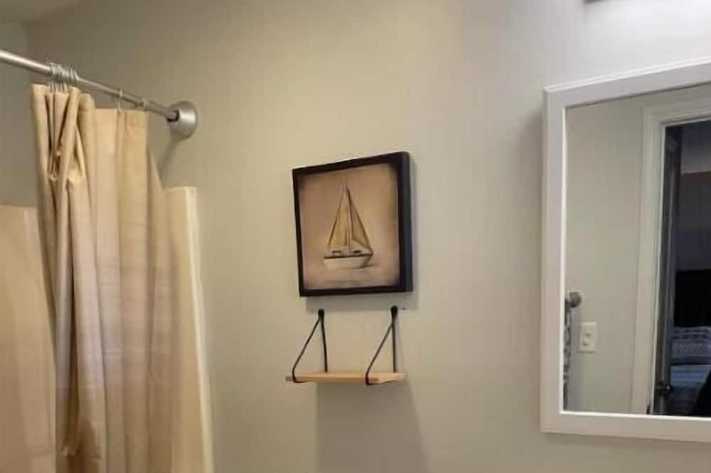 Photo of Bathroom in Neely