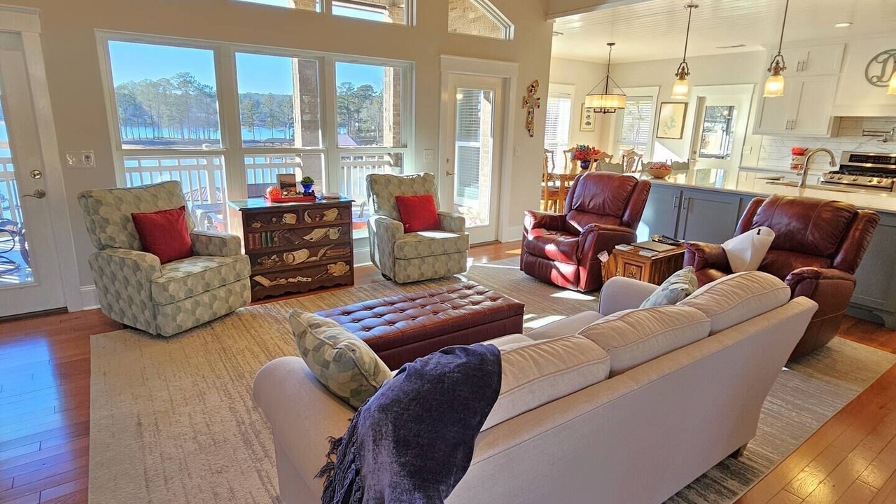 Photo of Livingroom in Shady Bay
