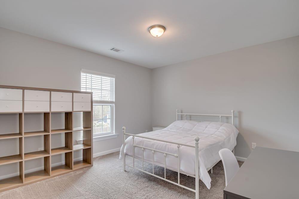 Photo of Bedroom in Canterbury Farms