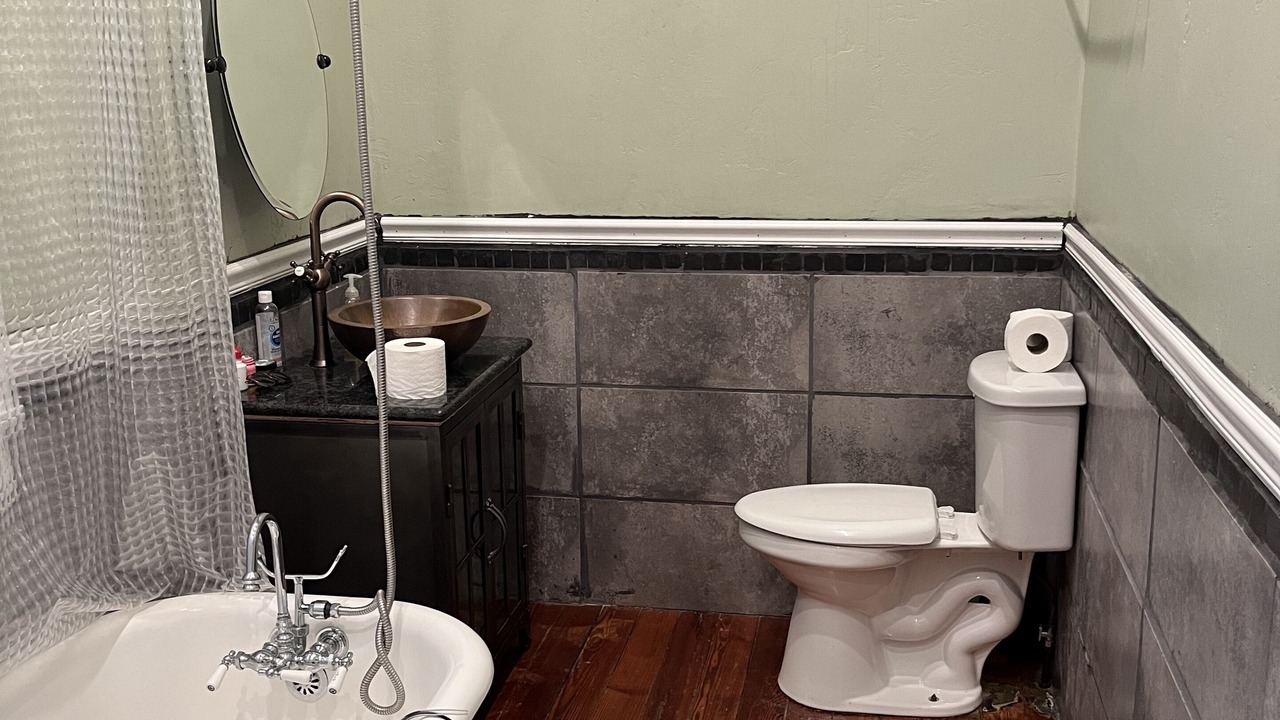 Photo of Bathroom in Algiers Point