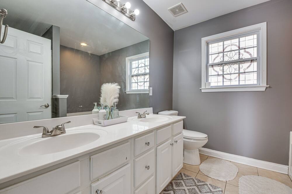 Photo of Bathroom in Mableton