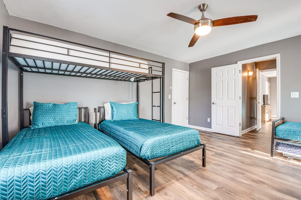 Photo of Bedroom in Mableton