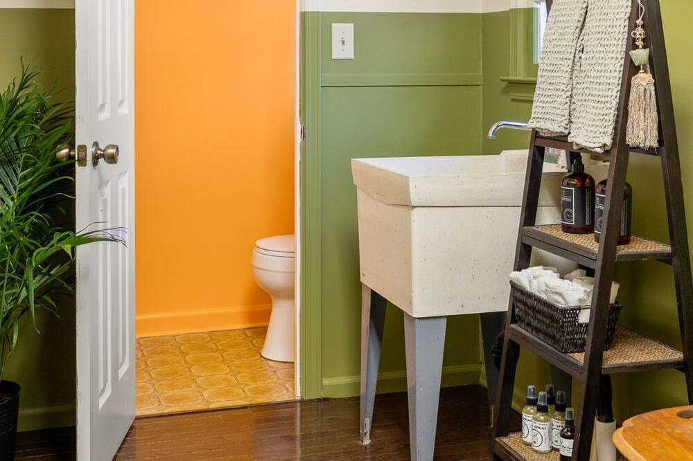 Photo of Bathroom in Mableton