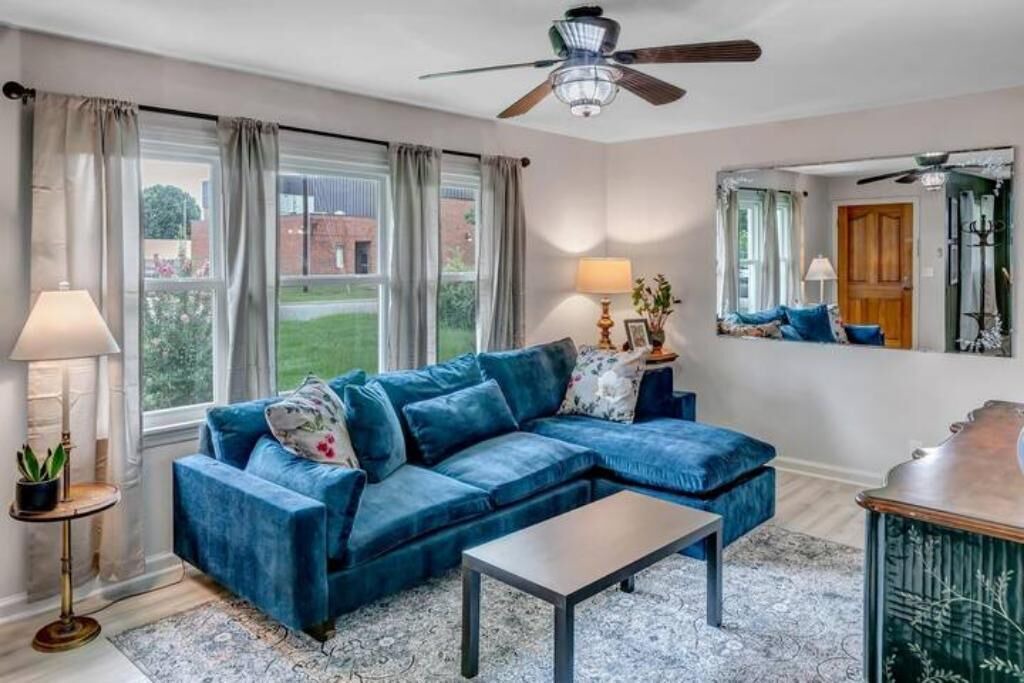 Photo of Livingroom in Perry