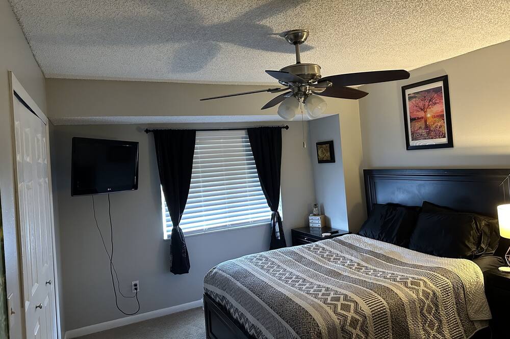 Photo of Bedroom in Winter Springs