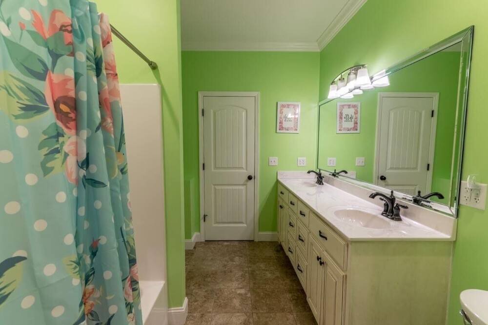 Photo of Bathroom in Valley Head