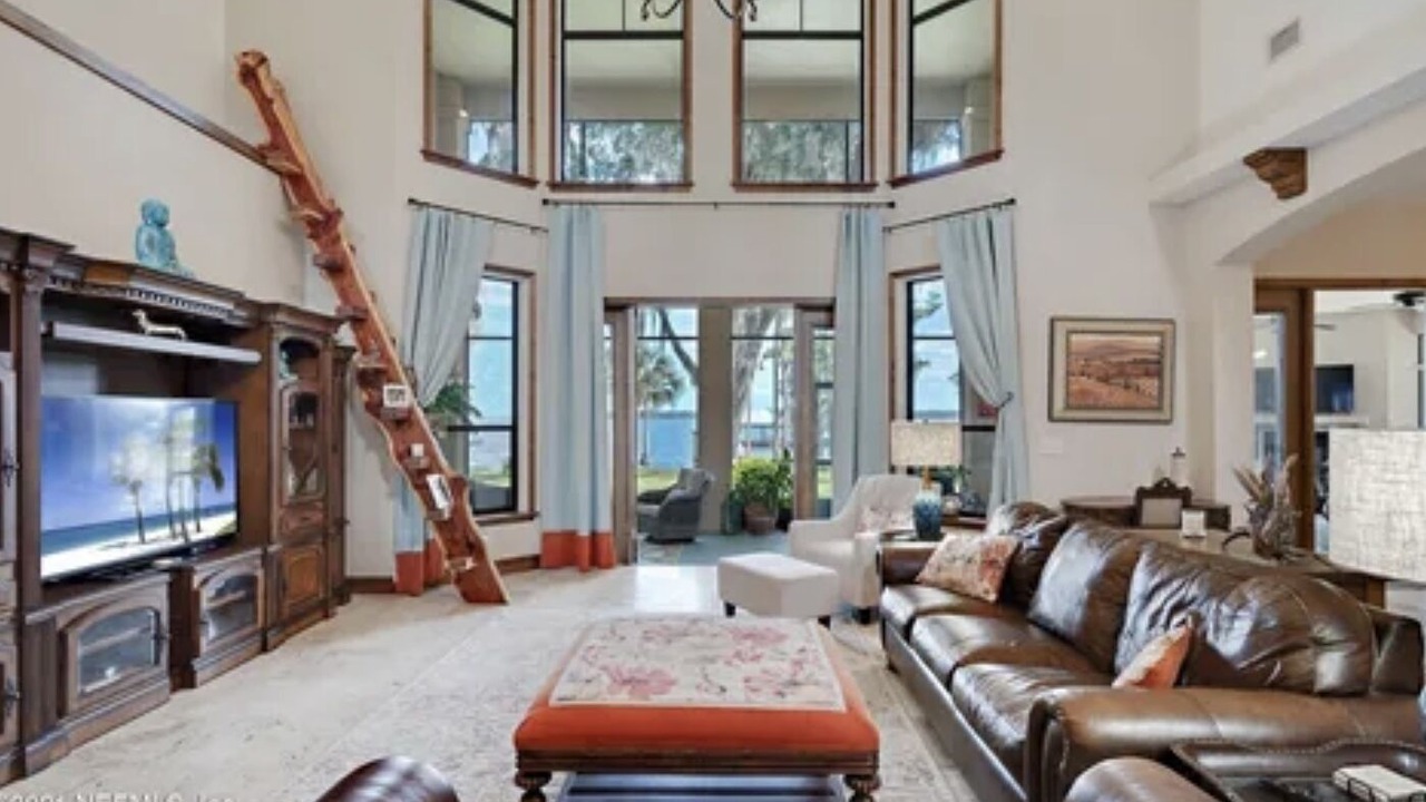 Photo of Livingroom in Crescent City
