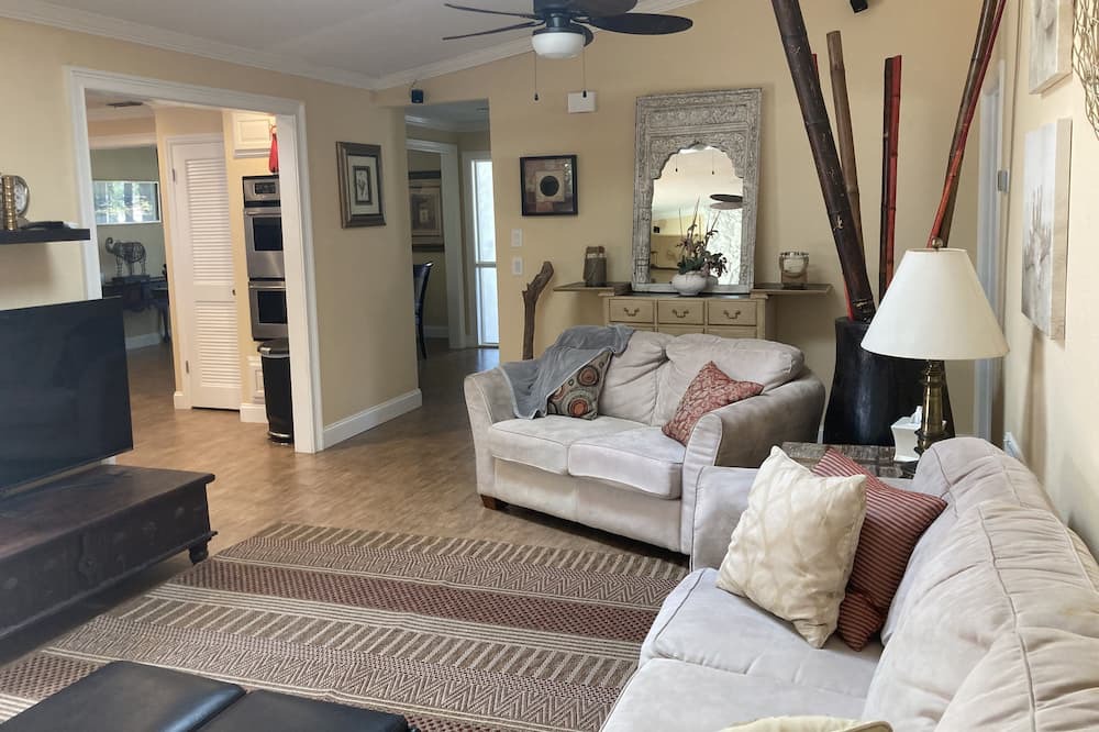 Photo of Livingroom in Casselberry