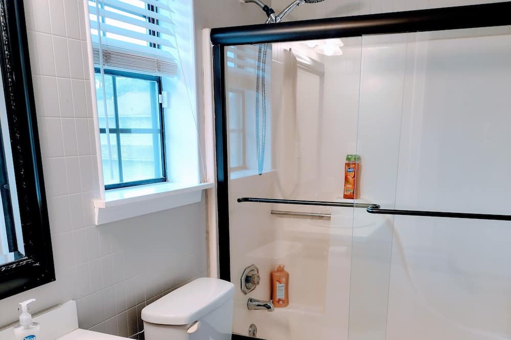 Photo of Bathroom in Daphne
