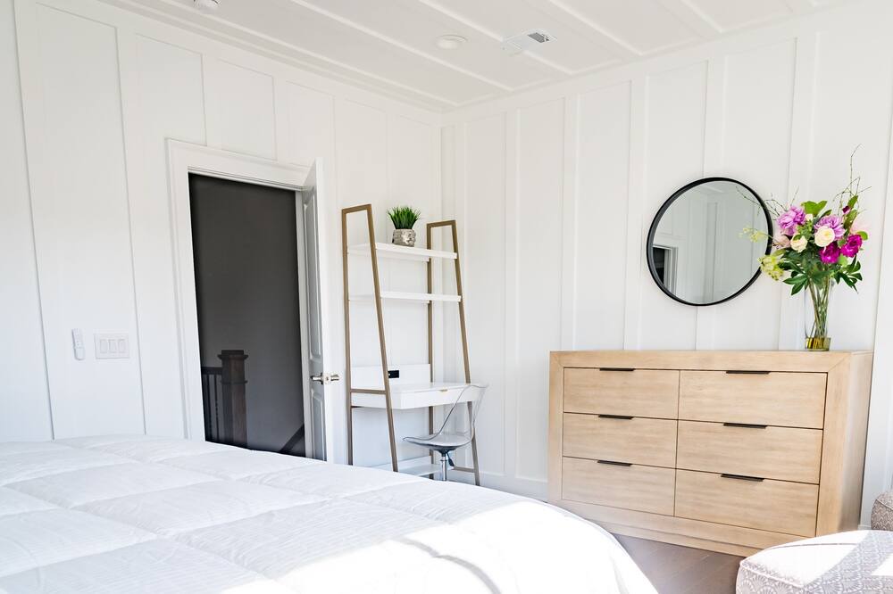 Photo of Bedroom in Hitch Village - Fred Wessels Homes