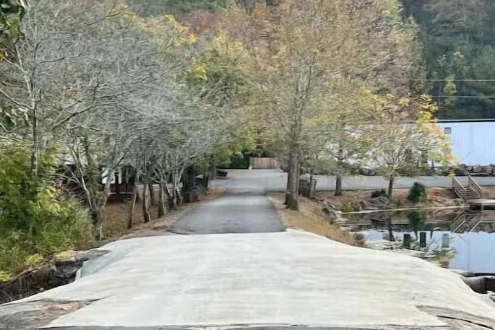 Photo of Outdoor in Groveoak