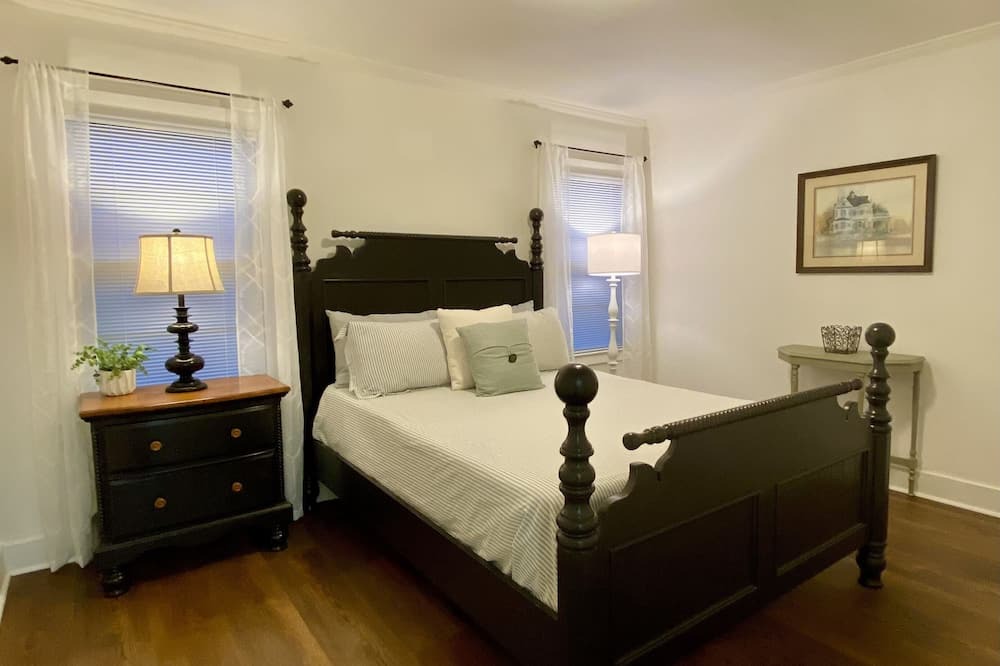 Photo of Bedroom in Brewton