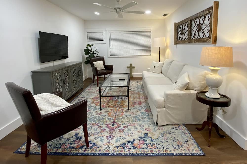 Photo of Livingroom in Brewton