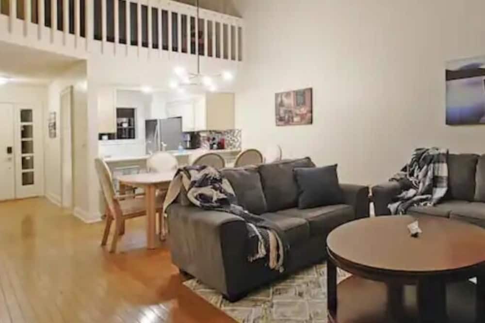 Photo of Livingroom in Salem