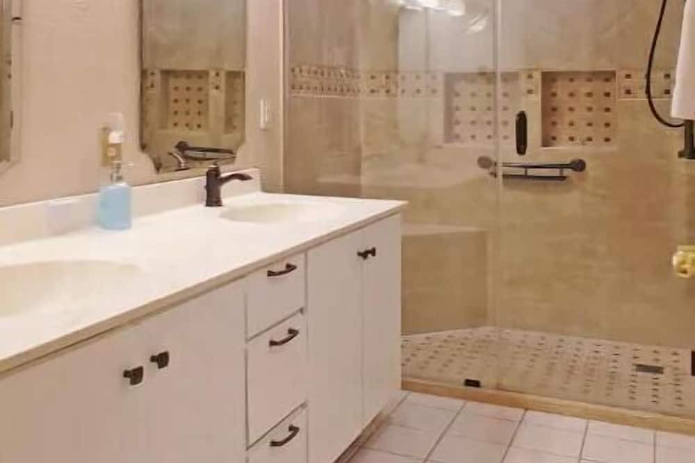 Photo of Bathroom in Salem