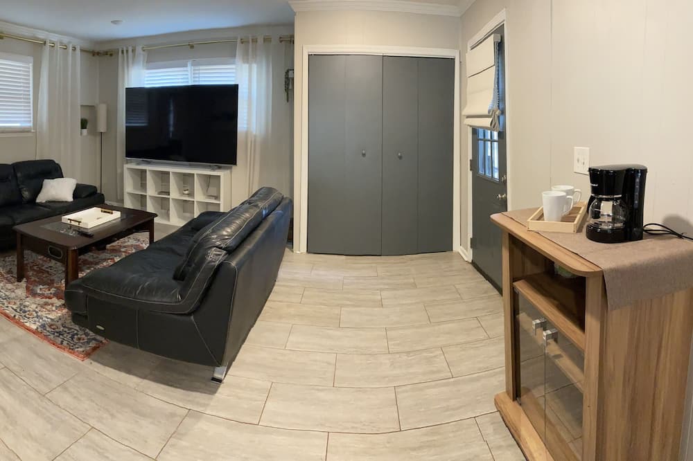 Photo of Livingroom in Gresham Park