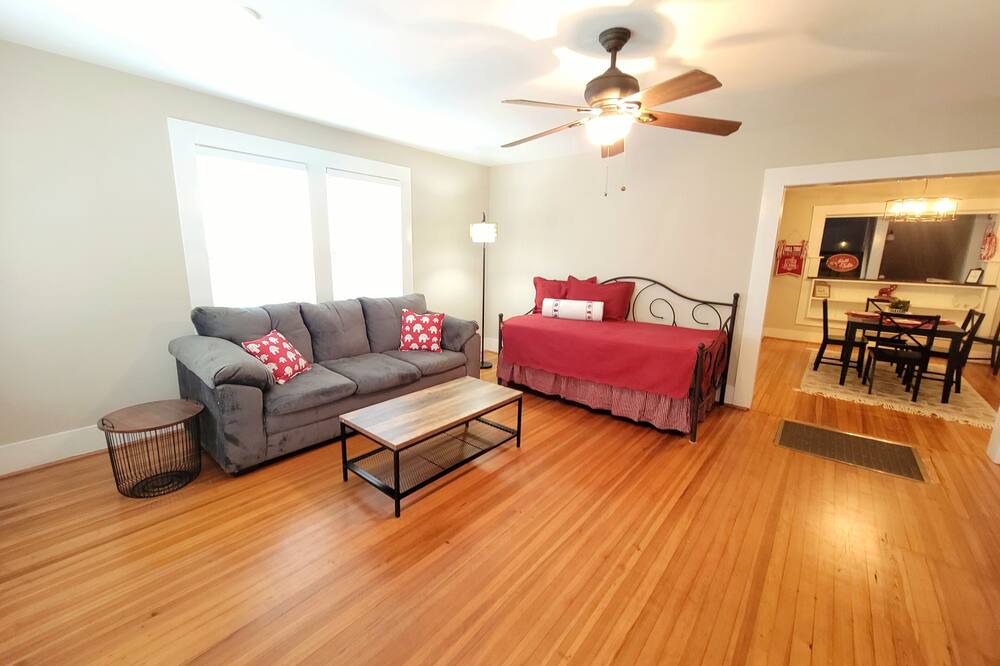 Photo of Bedroom in Tuscaloosa