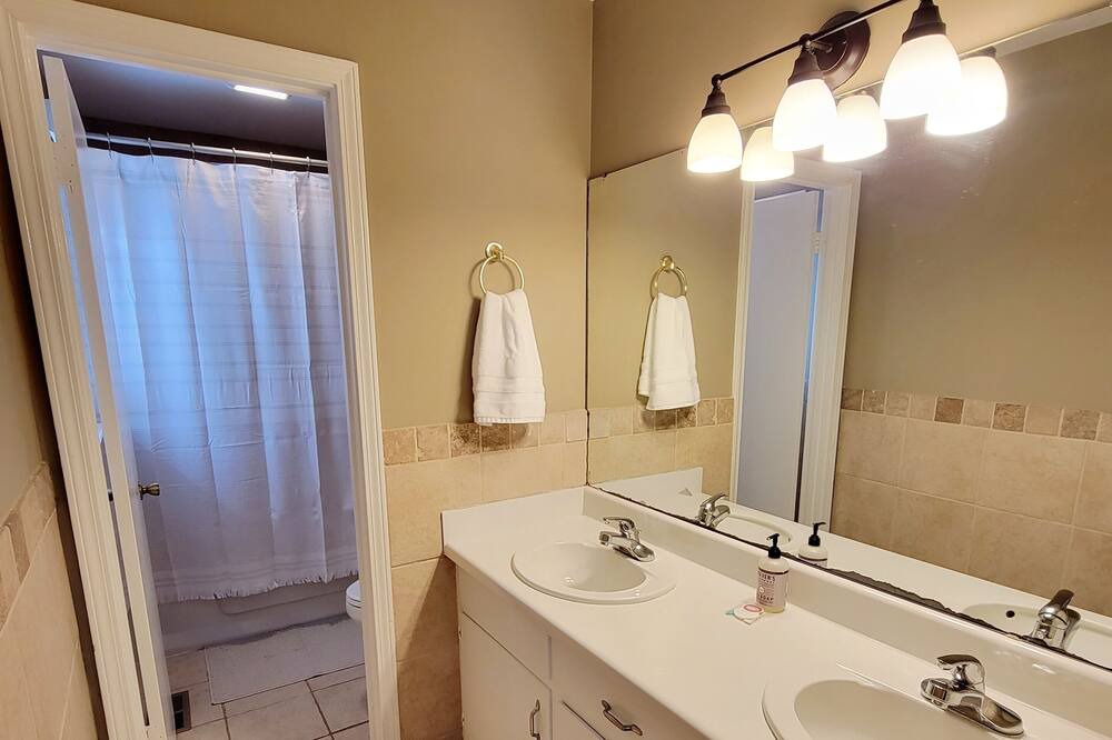 Photo of Bathroom in Tuscaloosa