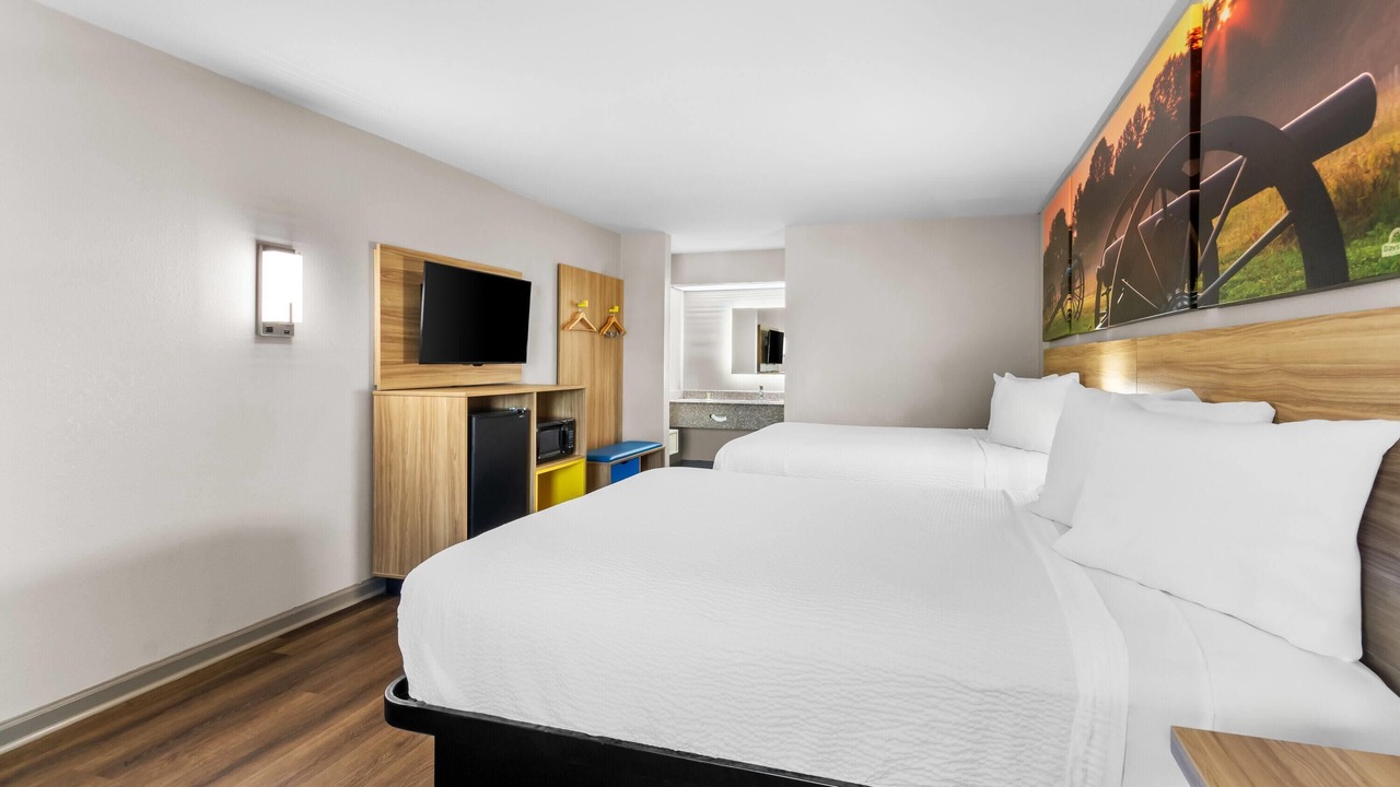 Photo of Bedroom in Enterprise