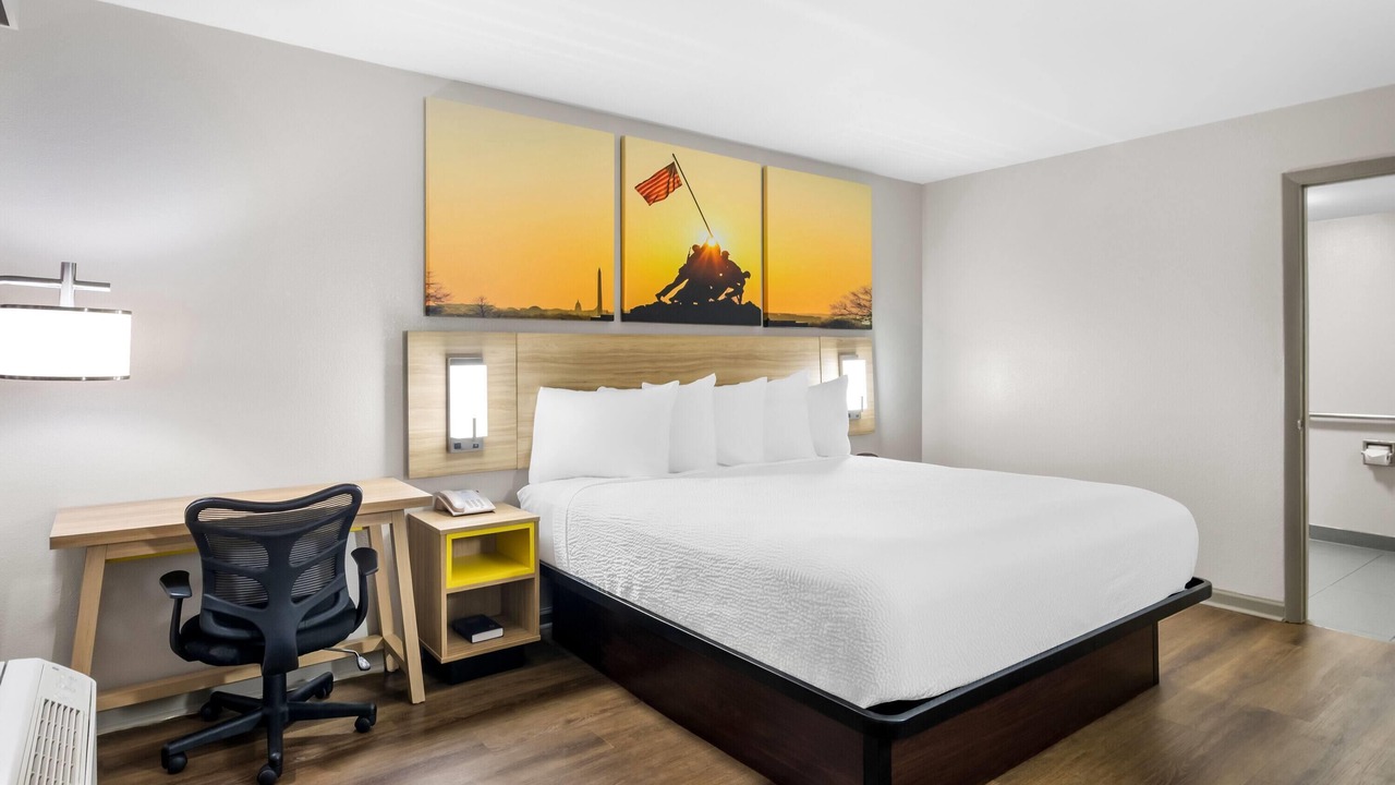 Photo of Bedroom in Enterprise
