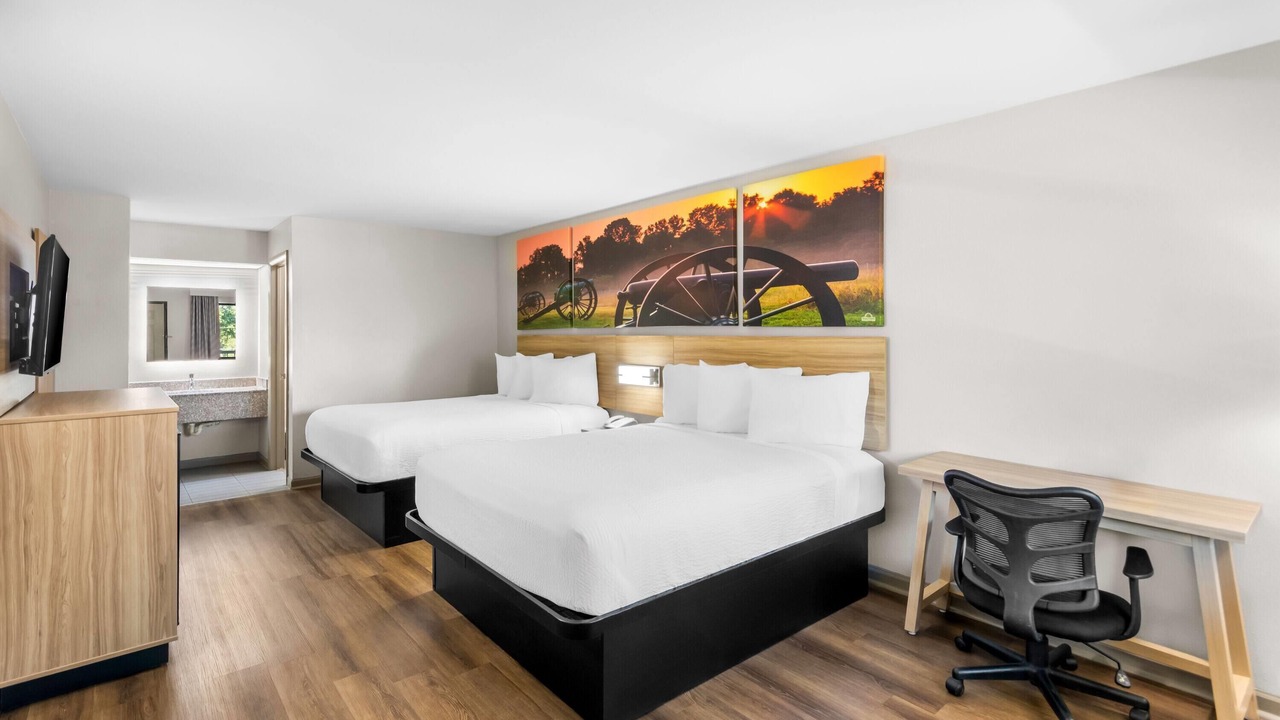 Photo of Bedroom in Enterprise