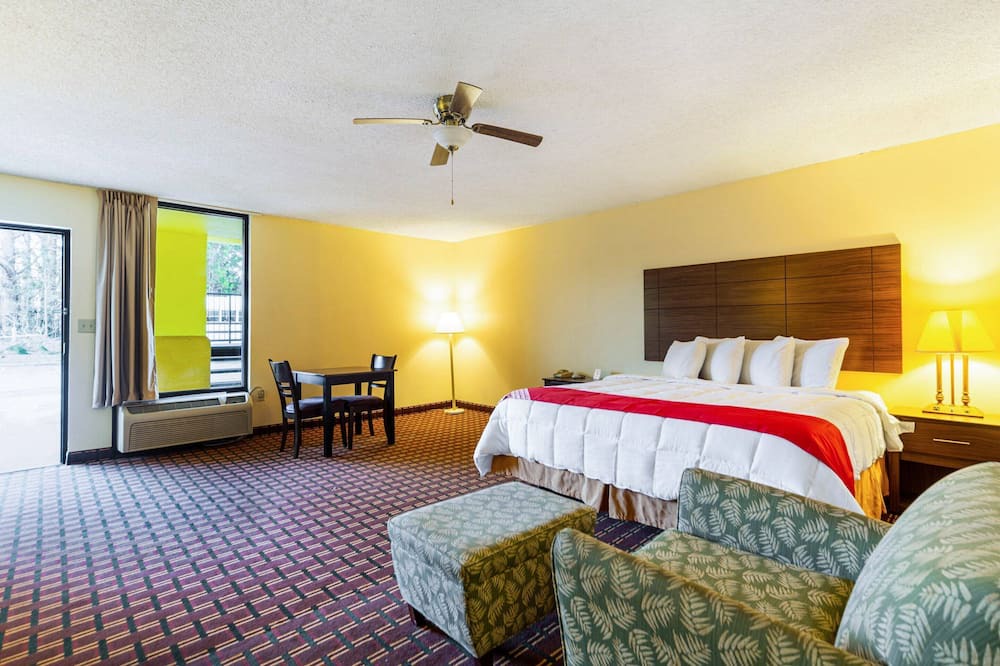 Photo of Bedroom in Atmore