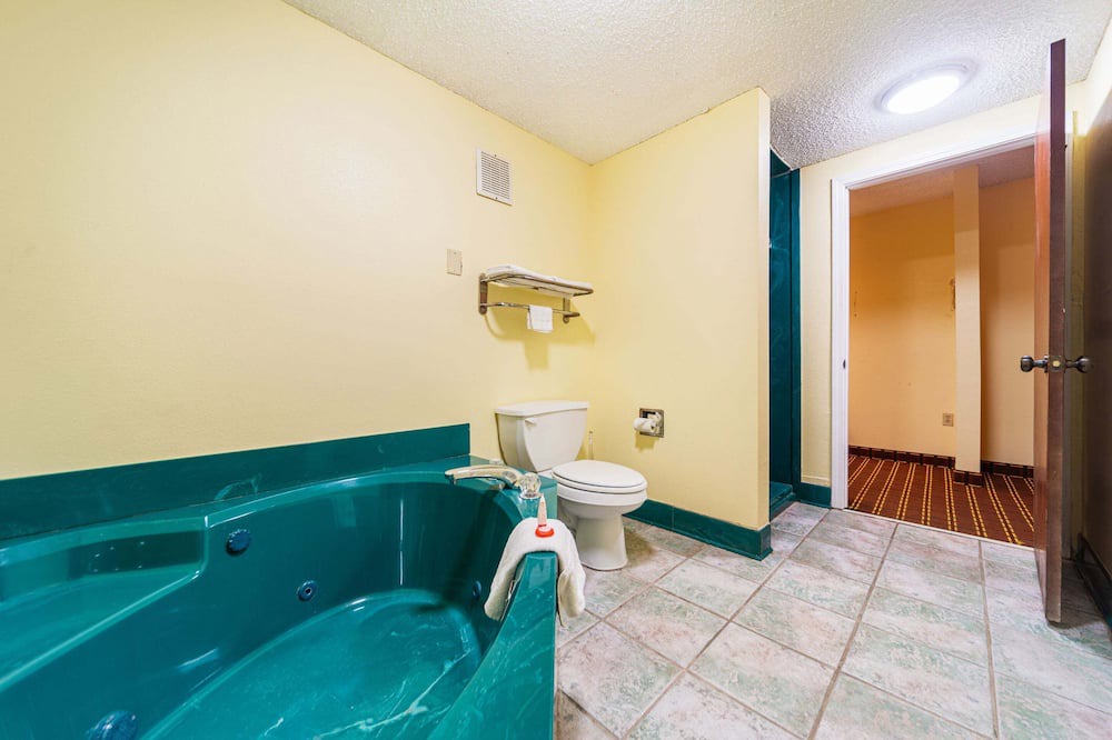 Photo of Bathroom in Atmore