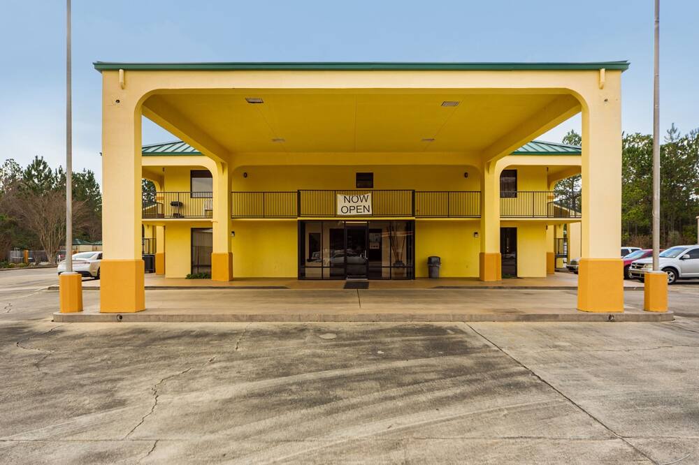 Photo of Outdoor in Atmore