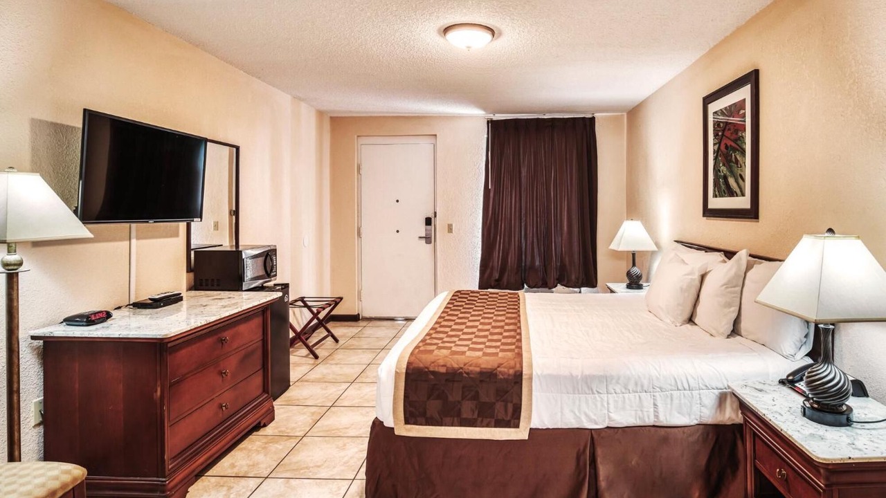 Photo of Livingroom in Lake City