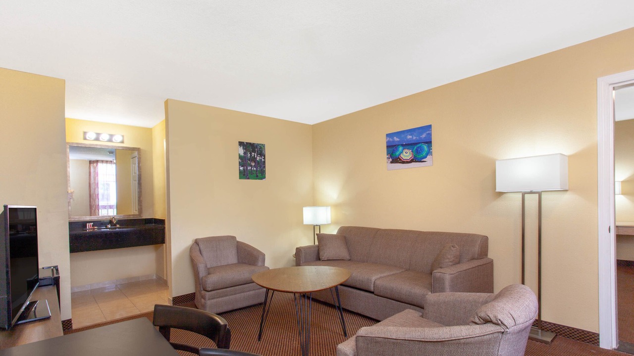 Photo of Bedroom in Florida Center