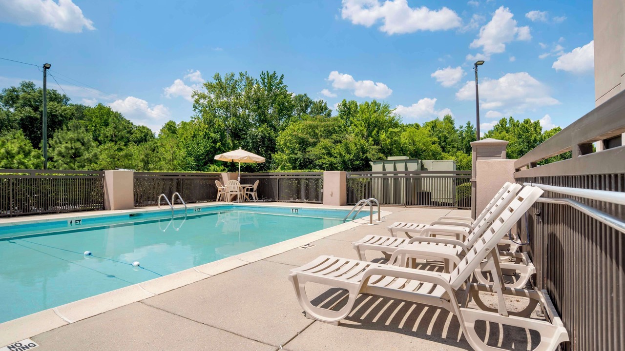 Photo of Outdoor in Pelham