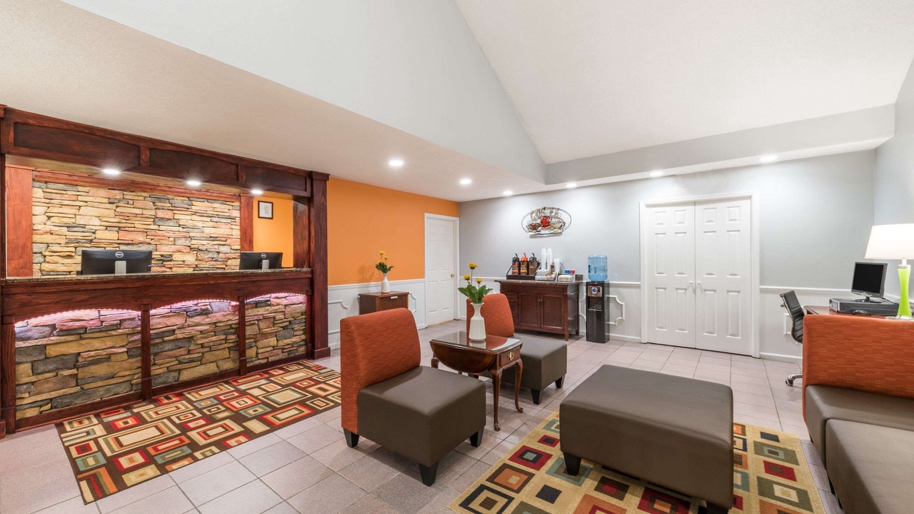 Photo of Livingroom in Alexander City