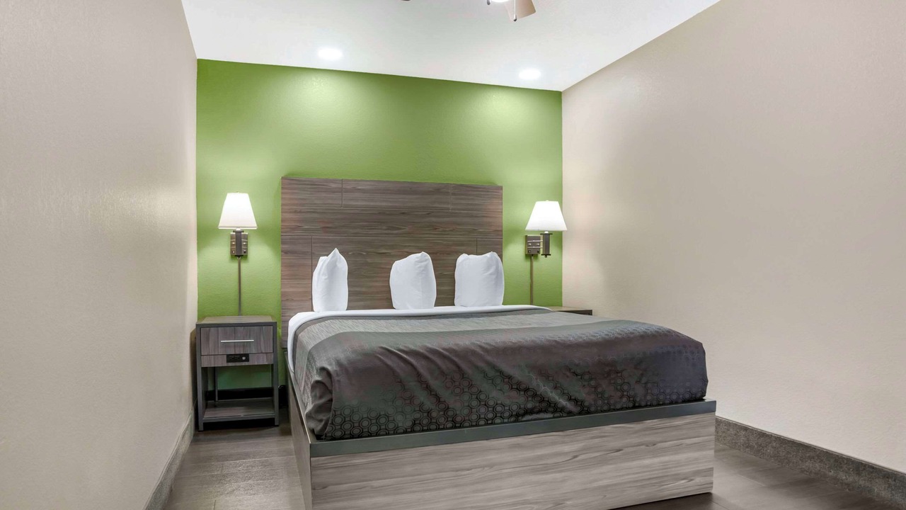Photo of Bedroom in Tuscaloosa