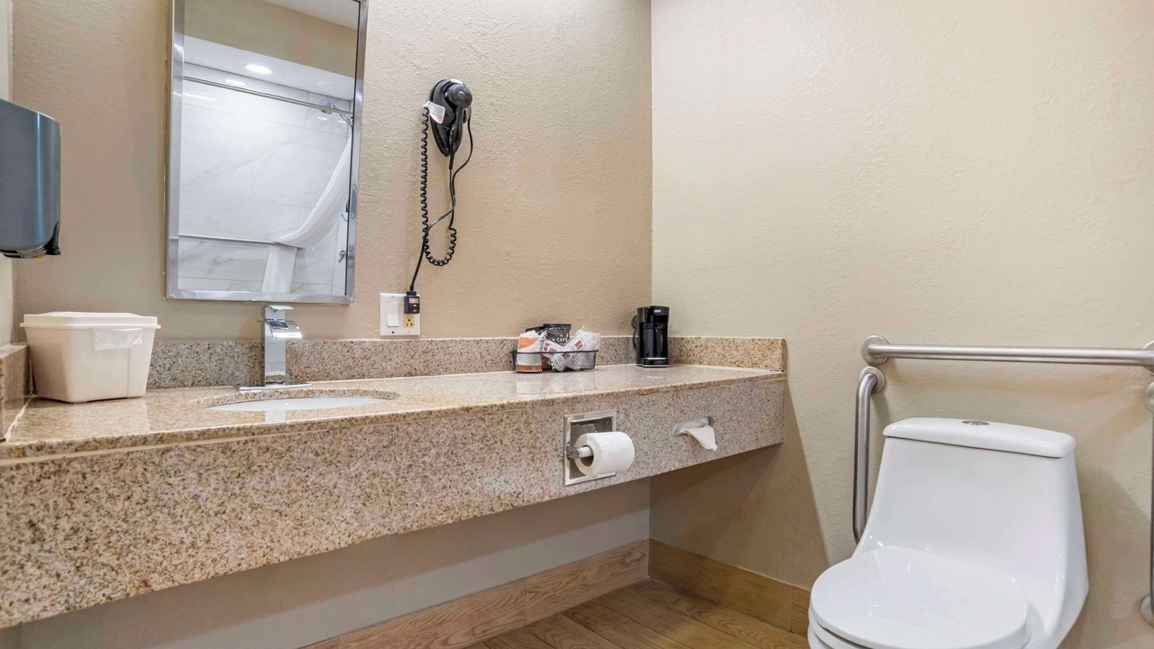 Photo of Bathroom in Tuscaloosa